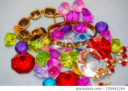 Large jewellery pile 139941264