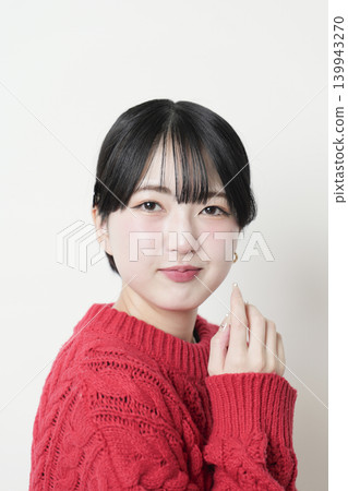 一位二十多歲、魅力四射的年輕女性的肖像 一位二十多歲、魅力四射的年輕女性的肖像 139943270