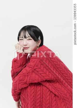 一位二十多歲、魅力四射的年輕女性的肖像 一位二十多歲、魅力四射的年輕女性的肖像 139943355