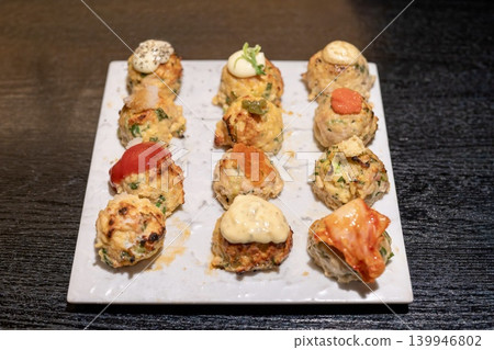 A visually appealing assortment of chicken meatballs 139946802