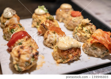 色香味俱佳的雞肉丸組合 色香味俱佳的雞肉丸組合 139946803