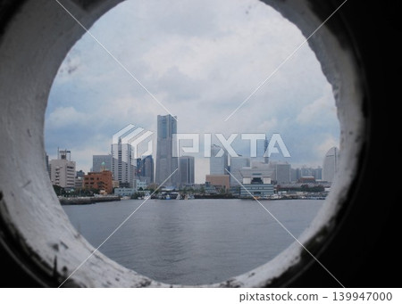 浦島太郎從船上的窗戶看到的景色 浦島太郎從船上的窗戶看到的景色 139947000