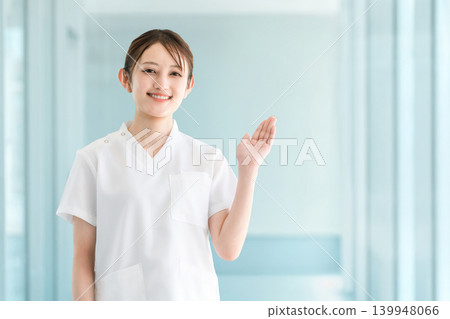 身著手術服的年輕亞裔女性:醫生、護士、護理人員和急診醫生(指南、建議) 身著手術服的年輕亞裔女性:醫生、護士、護理人員和急診醫生(指南、建議) 139948066