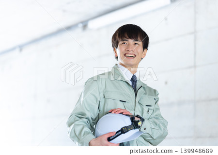 支援現場的工程師 支援現場的工程師 139948689