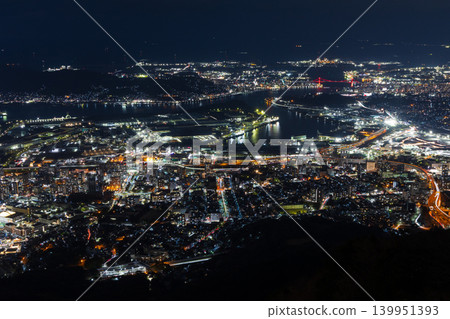 福岡縣北九州的冬天:佐良娜山展望台,日本新三大夜景之一 福岡縣北九州的冬天:佐良娜山展望台,日本新三大夜景之一 139951393