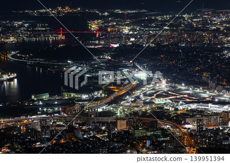 福岡縣北九州的冬天:佐良娜山展望台,日本新三大夜景之一 福岡縣北九州的冬天:佐良娜山展望台,日本新三大夜景之一 139951394