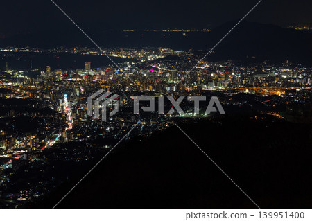 福岡縣北九州的冬天:佐良娜山展望台,日本新三大夜景之一 福岡縣北九州的冬天:佐良娜山展望台,日本新三大夜景之一 139951400