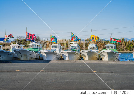 A scene of large fishing flags at Fukuda Fishing Port in Iwata City (Shizuoka Prefecture) A scene of large fishing flags at Fukuda Fishing Port in Iwata City (Shizuoka Prefecture) 139952091