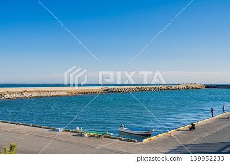 A view of Fukuda Fishing Port in Iwata City (Shizuoka Prefecture) A view of Fukuda Fishing Port in Iwata City (Shizuoka Prefecture) 139952233