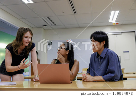 Group meetings for university students to learn and communicate Group meetings for university students to learn and communicate 139954978