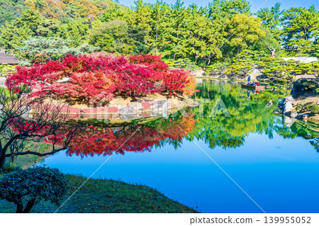 [Special Place of Scenic Beauty] Ritsurin Garden: Late Autumn Scenery - South Lake and Japanese Boats (5) - Takamatsu City, Kagawa Prefecture 139955052
