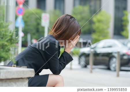 商界女性受苦 139955850