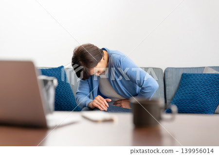 Female stomachache Female stomachache 139956014