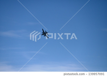 A spectacular air show! F-2 fighter jets that protect the nation. A spectacular air show! F-2 fighter jets that protect the nation. 139957091