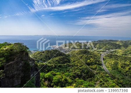 A view of Tokyo Bay from Mount Nokogiri, with blue skies and clouds, in Kyonan Town, Chiba Prefecture. 139957398
