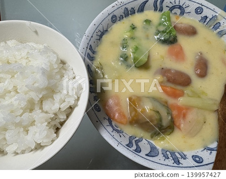 簡單又美味的自製燉菜 簡單又美味的自製燉菜 139957427