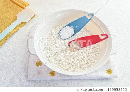 製作麵團 139958323