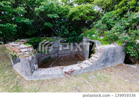 「天古巴那海軍瞭望塔」是日本僅存的兩件珍貴戰爭遺跡之一,位於鹿兒島縣薩摩仙台市。 「天古巴那海軍瞭望塔」是日本僅存的兩件珍貴戰爭遺跡之一,位於鹿兒島縣薩摩仙台市。 139959336