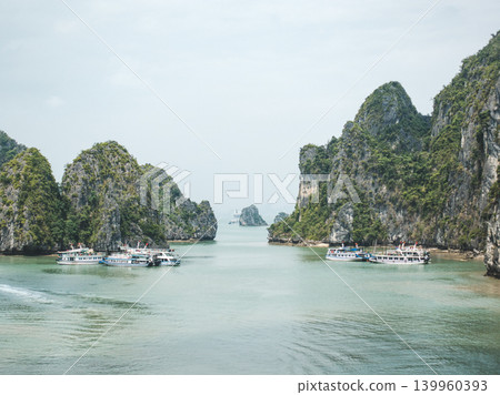 Stunning views of Halong Bay Stunning views of Halong Bay 139960393