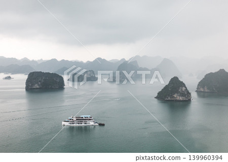 Stunning views of Halong Bay Stunning views of Halong Bay 139960394