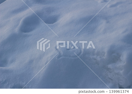 Heart shape drawn in fresh white snow during winter Heart shape drawn in fresh white snow during winter 139961374