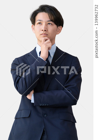 男性商人的思考 139962732