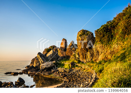 Sunset over Tatekami Rock in Minato [Karatsu City, Saga Prefecture] 139964056