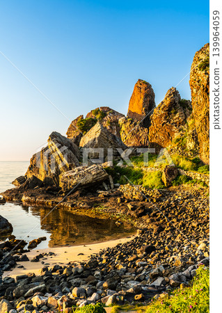 Sunset over Tatekami Rock in Minato [Karatsu City, Saga Prefecture] 139964059