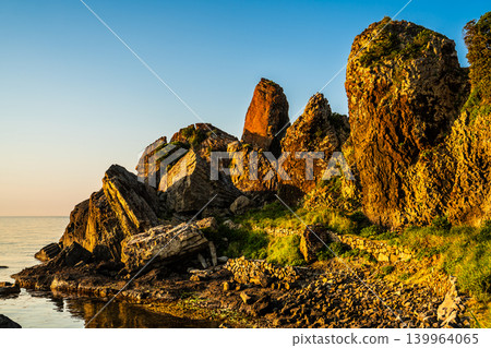 Sunset over Tatekami Rock in Minato [Karatsu City, Saga Prefecture] 139964065