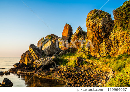 Sunset over Tatekami Rock in Minato [Karatsu City, Saga Prefecture] 139964067