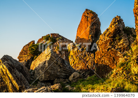 Sunset over Tatekami Rock in Minato [Karatsu City, Saga Prefecture] 139964070