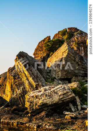 Sunset over Tatekami Rock in Minato [Karatsu City, Saga Prefecture] 139964074