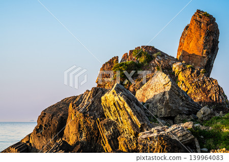 Sunset over Tatekami Rock in Minato [Karatsu City, Saga Prefecture] 139964083