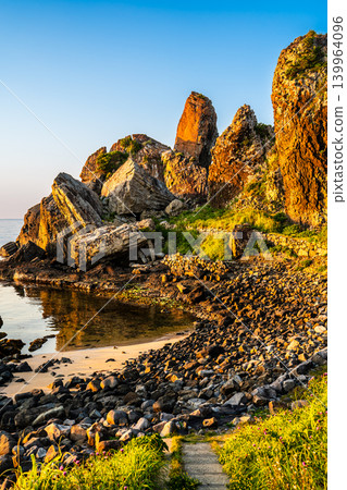 Sunset over Tatekami Rock in Minato [Karatsu City, Saga Prefecture] 139964096