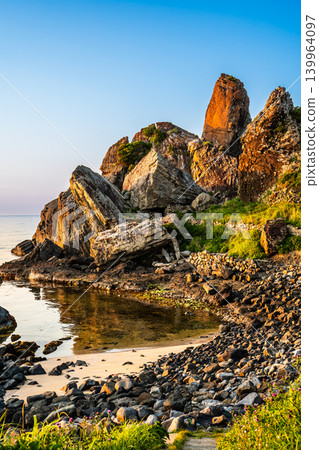 Sunset over Tatekami Rock in Minato [Karatsu City, Saga Prefecture] 139964097