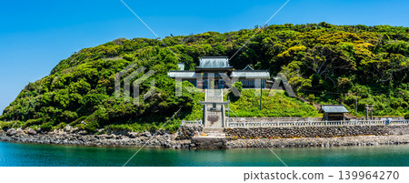 但馬神社全景【佐賀縣唐津市壁島】 但馬神社全景【佐賀縣唐津市壁島】 139964270