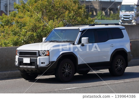 Domestic SUV vehicle 139964386
