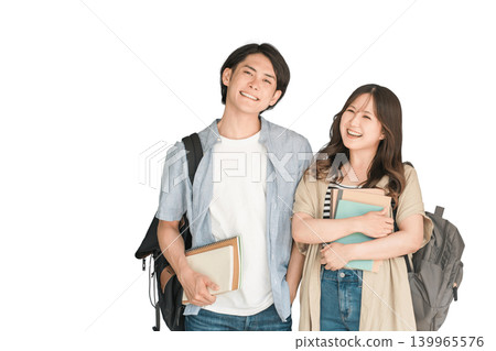 學生手拿課本和筆記本；男女大學生（校園生活、情人、情侶） 139965576