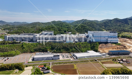 Exterior view of Micron Memory Japan factory in Higashihiroshima City, Hiroshima Prefecture (Drone aerial photography)_HHMIC_No29 Exterior view of Micron Memory Japan factory in Higashihiroshima City, Hiroshima Prefecture (Drone aerial photography)_HHMIC_No29 139965698