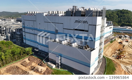 Exterior view of Micron Memory Japan factory in Higashihiroshima City, Hiroshima Prefecture (Drone aerial photography_HHMIC_No53) Exterior view of Micron Memory Japan factory in Higashihiroshima City, Hiroshima Prefecture (Drone aerial photography_HHMIC_No53) 139965864