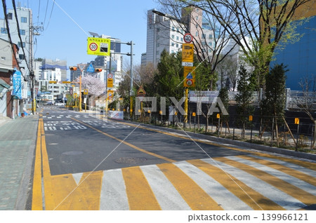 Child protection zones and speed bumps on roads in Seoul, South Korea 139966121