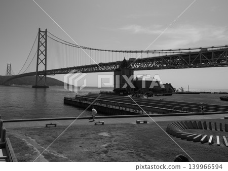 從舞子公園看明石海峽大橋和淡路島 從舞子公園看明石海峽大橋和淡路島 139966594