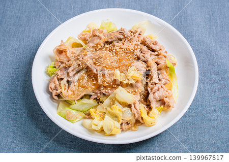 Stir-fried pork, cabbage, and glass noodles with sesame seeds (Japanese style stir-fry) Stir-fried pork, cabbage, and glass noodles with sesame seeds (Japanese style stir-fry) 139967817