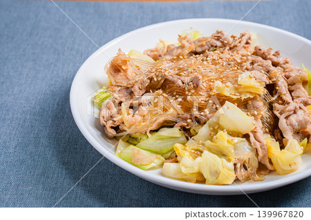 Stir-fried pork, cabbage, and glass noodles with sesame seeds (Japanese style stir-fry) Stir-fried pork, cabbage, and glass noodles with sesame seeds (Japanese style stir-fry) 139967820