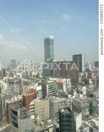 東京新宿的城市摩天大樓 東京新宿的城市摩天大樓 139969373