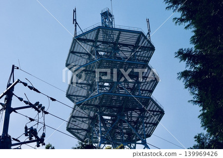 山頂上的2號無線電塔 139969426