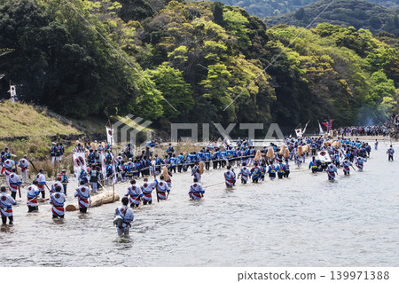 First ceremonies of the timber hauling, river hauling, shrine relocation ceremony, official timber hauling, Reiwa era timber hauling, timber hauling ceremony, Jingu Shikinen Sengu (periodic rebuilding of the shrine). First ceremonies of the timber hauling, river hauling, shrine relocation ceremony, official timber hauling, Reiwa era timber hauling, timber hauling ceremony, Jingu Shikinen Sengu (periodic rebuilding of the shrine). 139971388