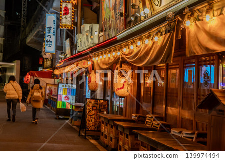 東京有樂町高架橋下的飲酒區 東京有樂町高架橋下的飲酒區 139974494