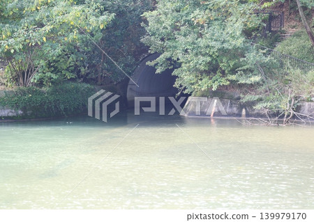 與河景觀 與河景觀 139979170