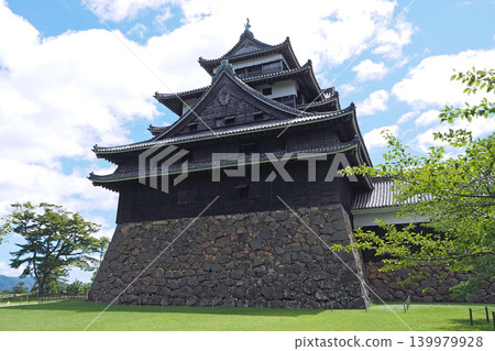 松江城，指定為國寶的城樓（島根縣松江市） 139979928